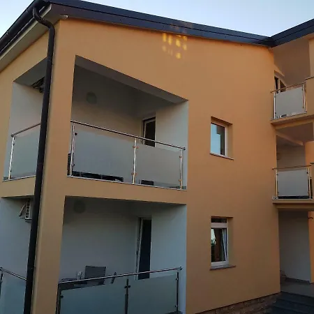 Lean Apartment